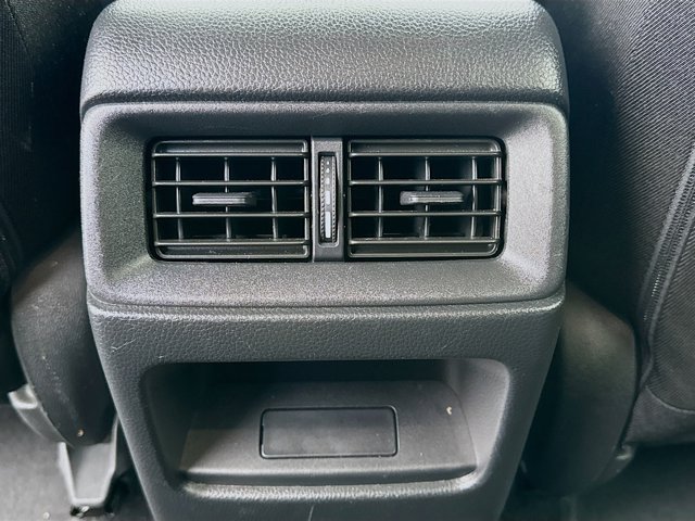 Vehicle image 19 of 20
