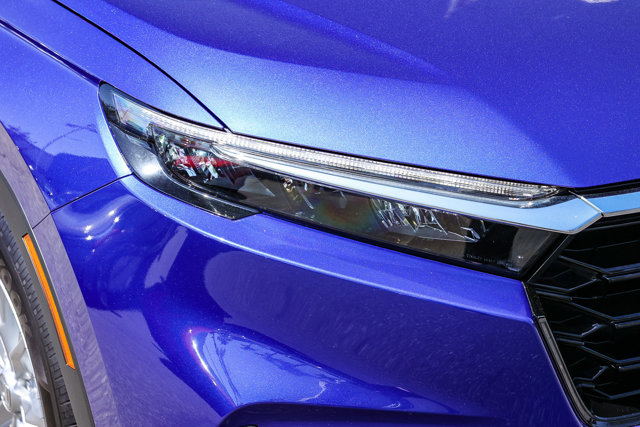 Vehicle image 16 of 44
