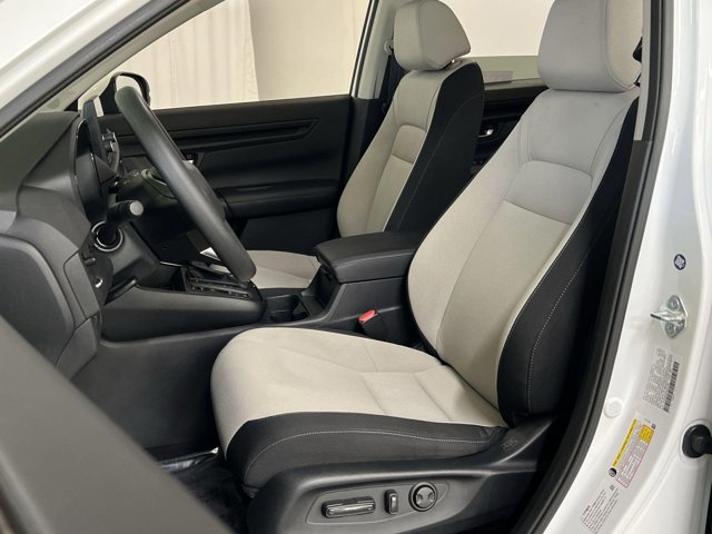 Vehicle image 13 of 32