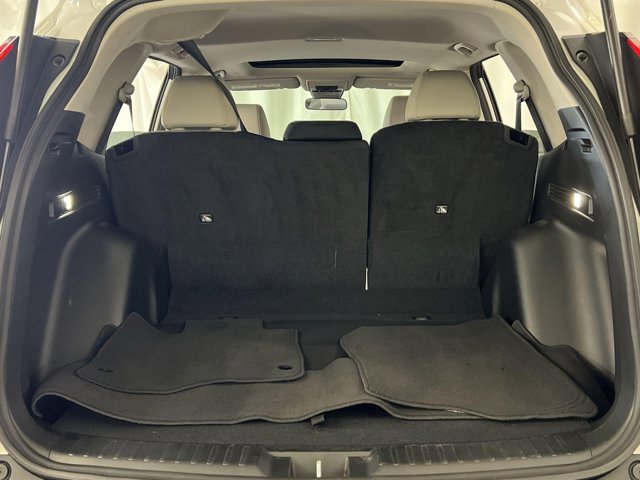 Vehicle image 9 of 32