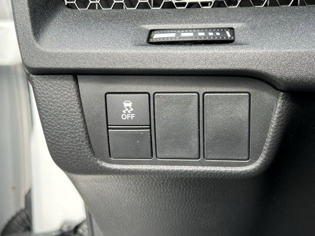 Vehicle image 30 of 32