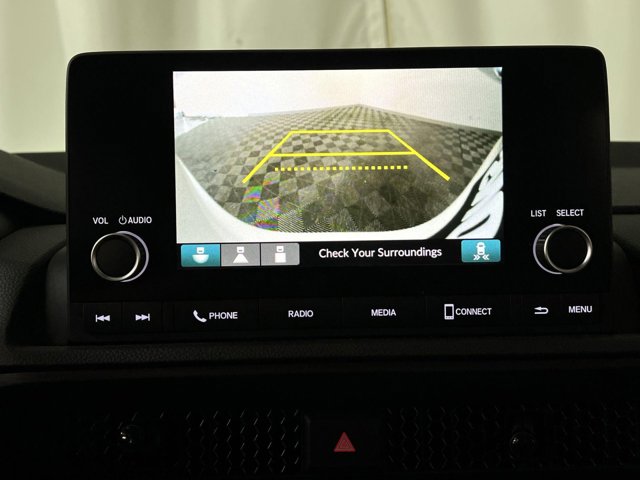 Vehicle image 16 of 32