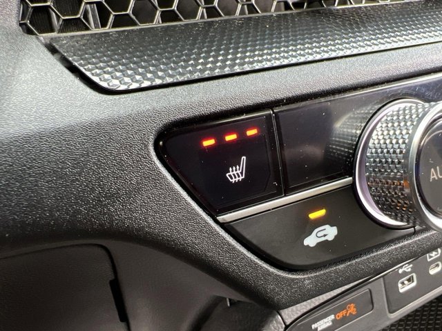 Vehicle image 31 of 32