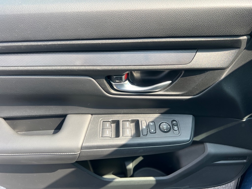 Vehicle image 16 of 22