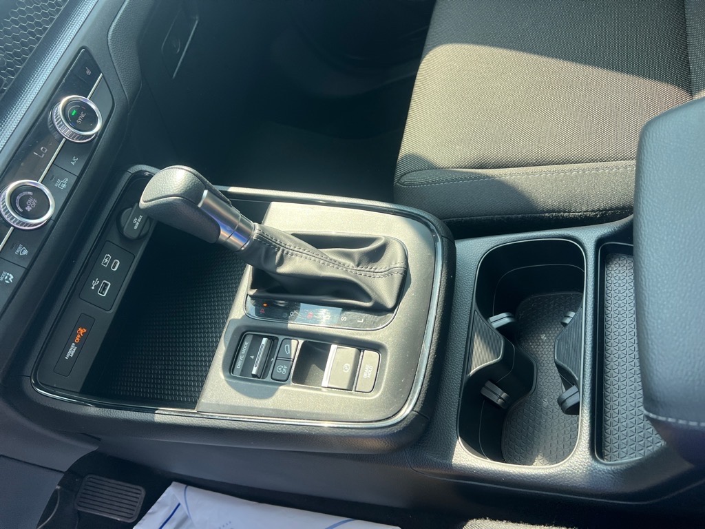 Vehicle image 18 of 22