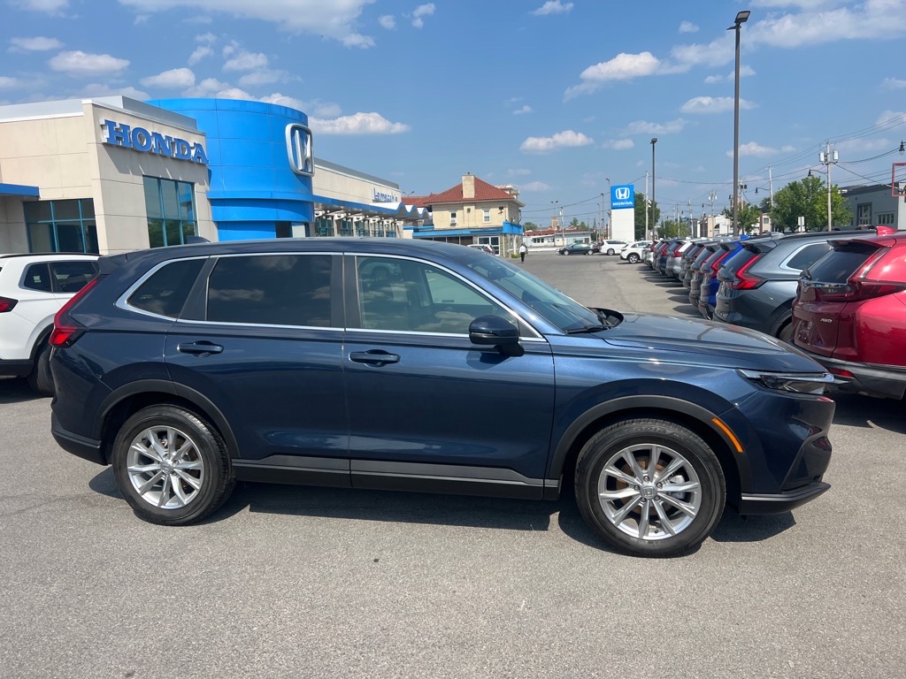 Vehicle image 4 of 22