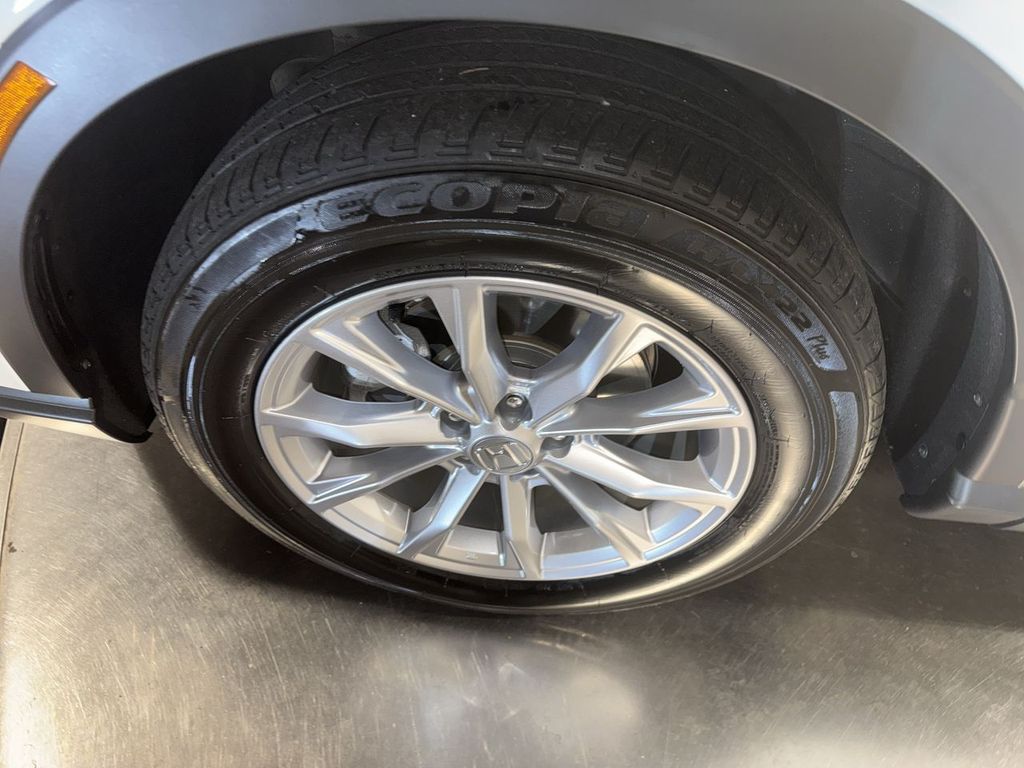 Vehicle image 12 of 32