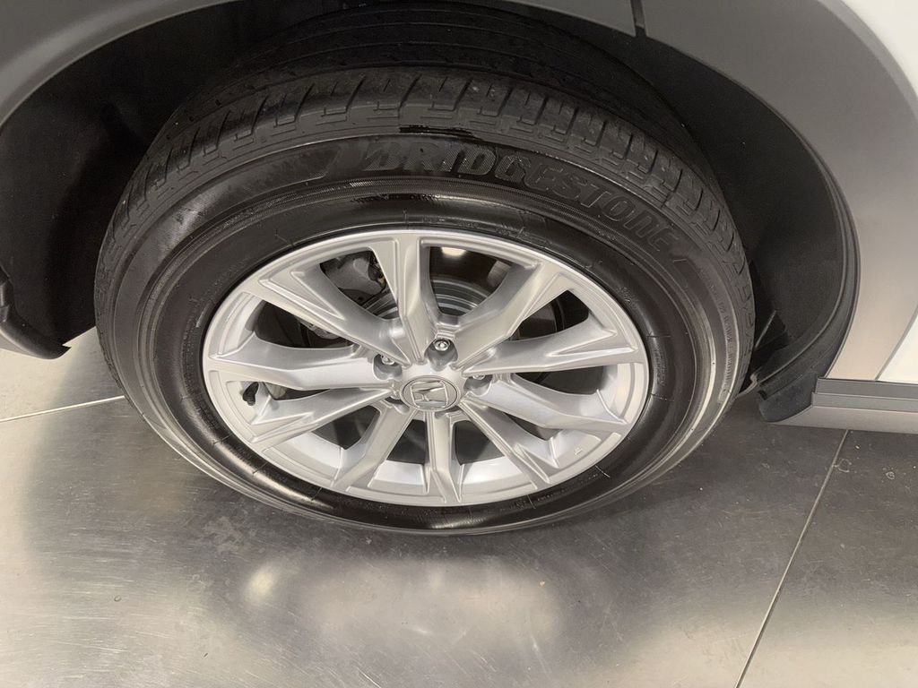 Vehicle image 11 of 32