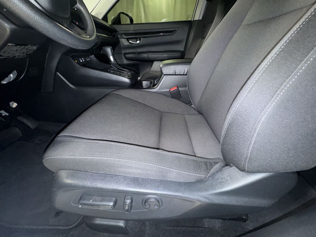 Vehicle image 19 of 32