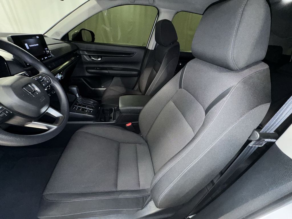 Vehicle image 18 of 32