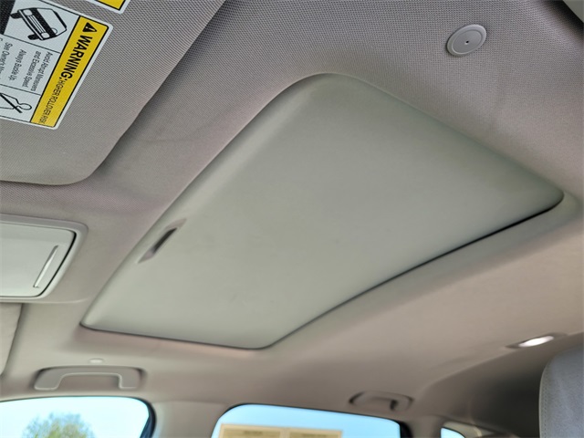 Vehicle image 11 of 27