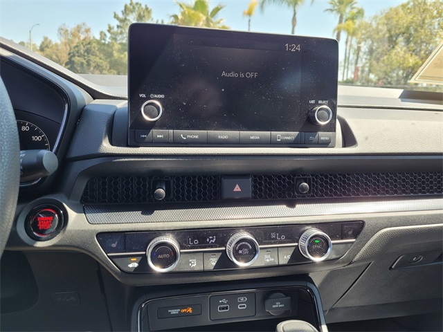 Vehicle image 24 of 27