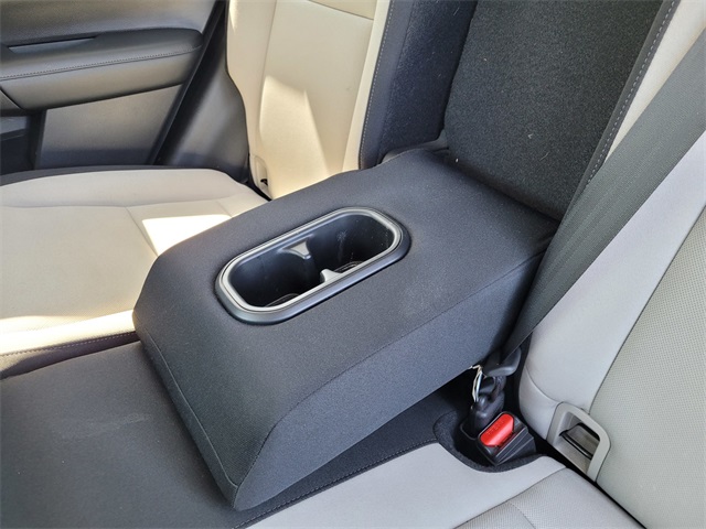 Vehicle image 14 of 27