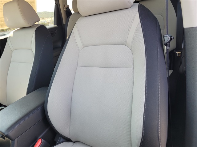 Vehicle image 19 of 27