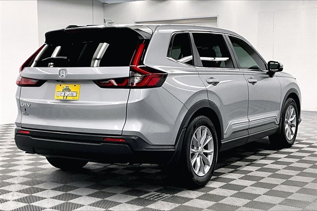 Vehicle image 4 of 38