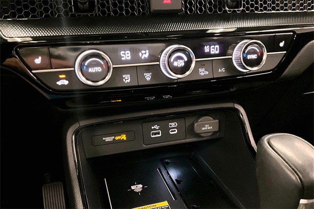 Vehicle image 32 of 38