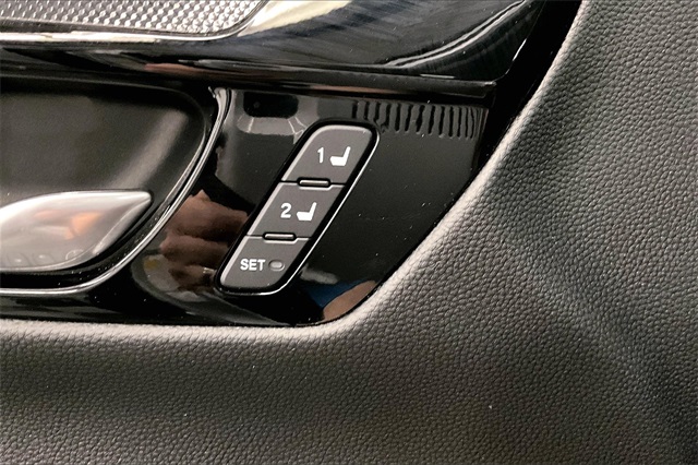 Vehicle image 29 of 38