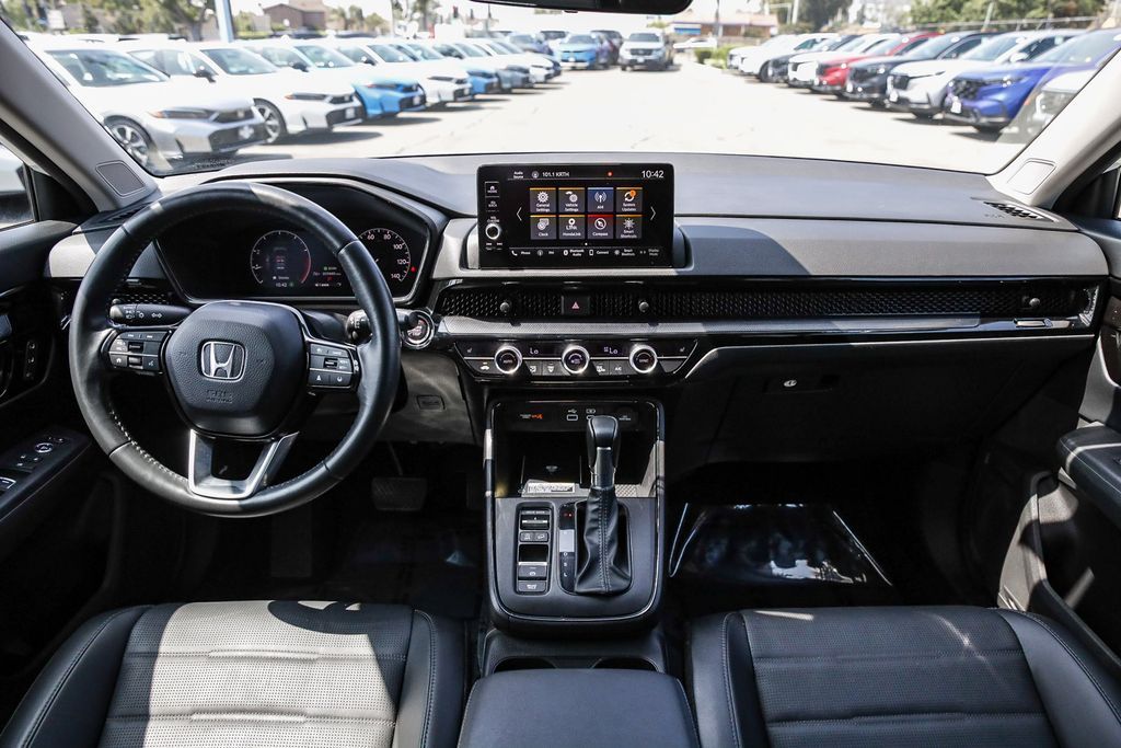 Vehicle image 12 of 33