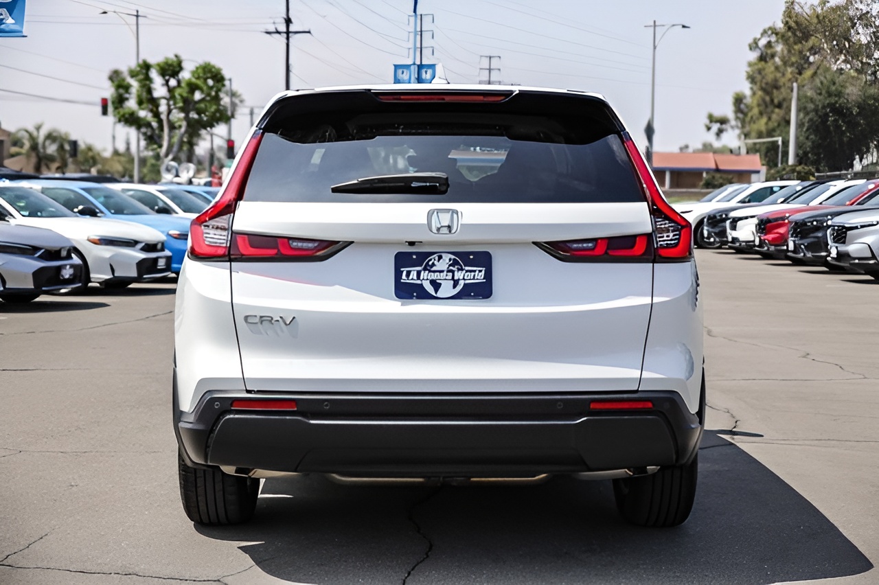 Vehicle image 32 of 33
