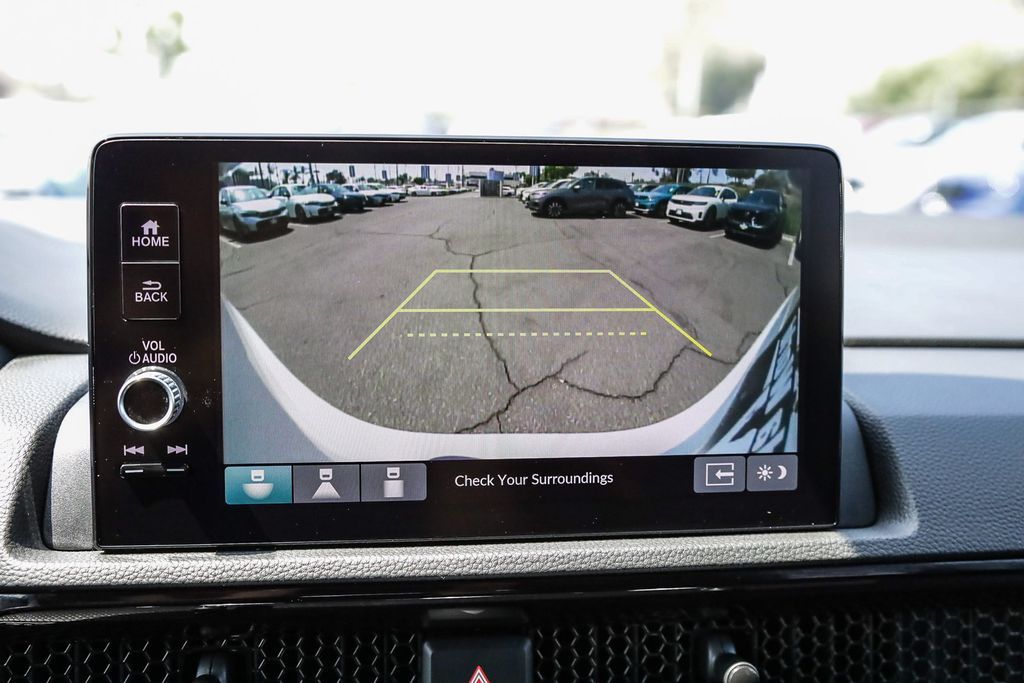 Vehicle image 25 of 33