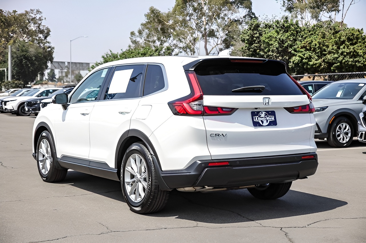 Vehicle image 33 of 33