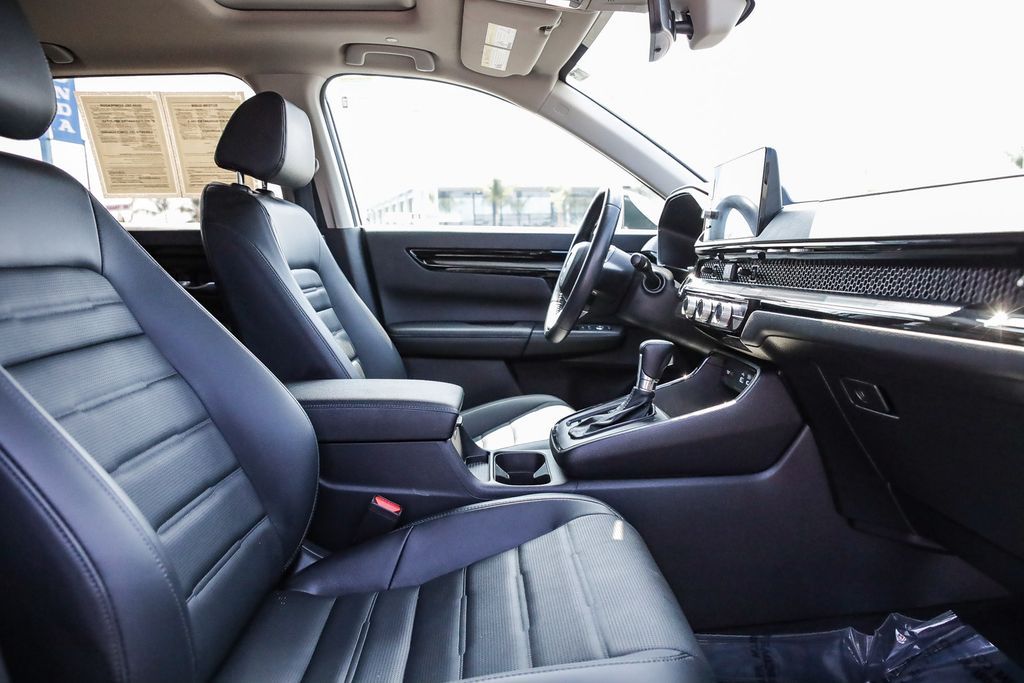 Vehicle image 16 of 33