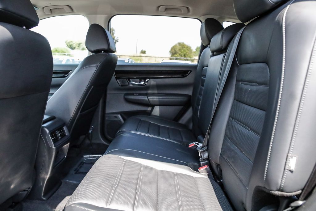 Vehicle image 18 of 33