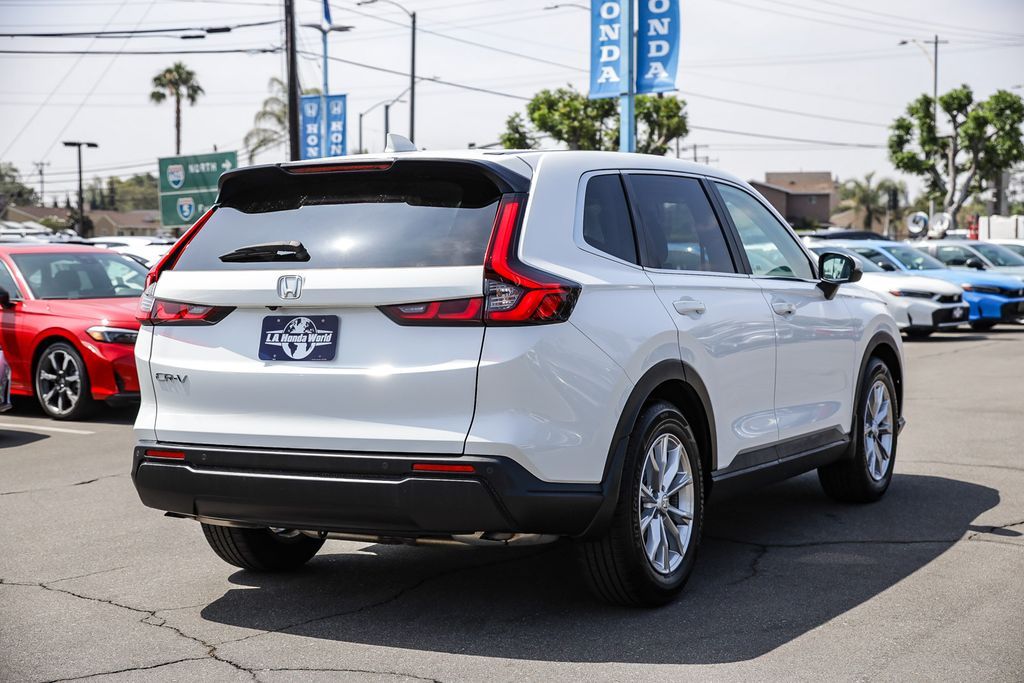 Vehicle image 4 of 33