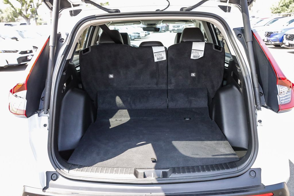 Vehicle image 26 of 33