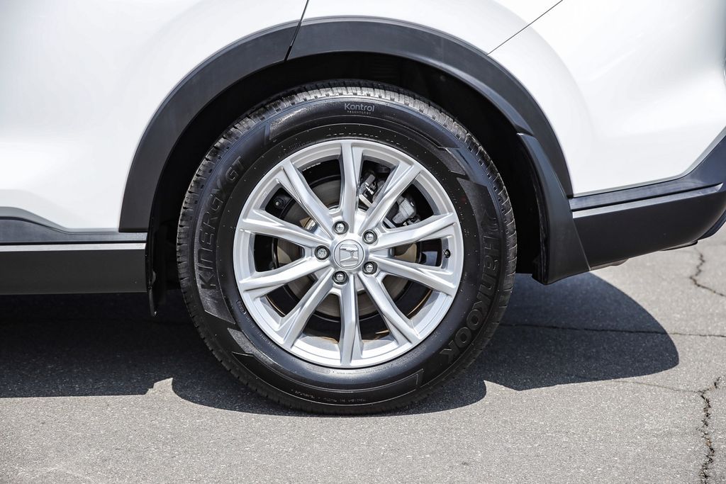 Vehicle image 10 of 33