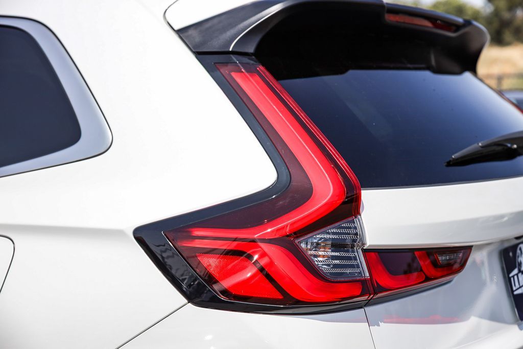 Vehicle image 11 of 33