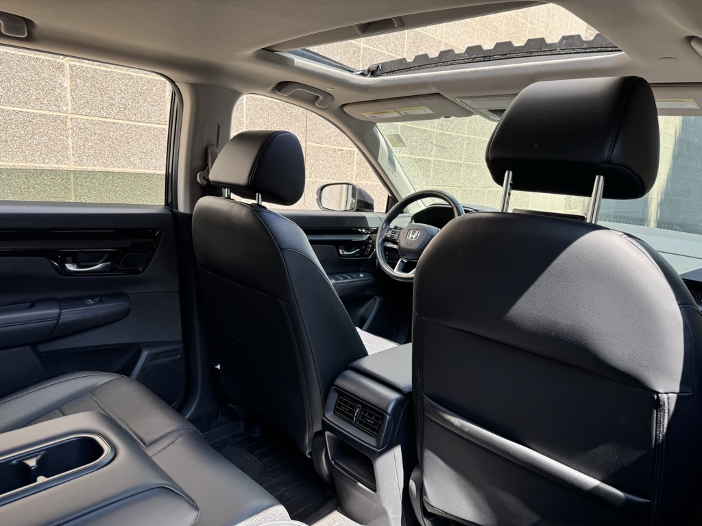 Vehicle image 43 of 52