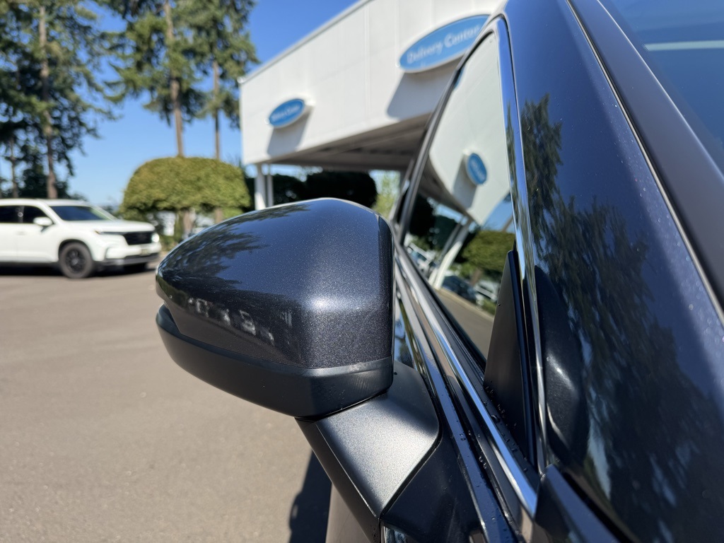 Vehicle image 51 of 52