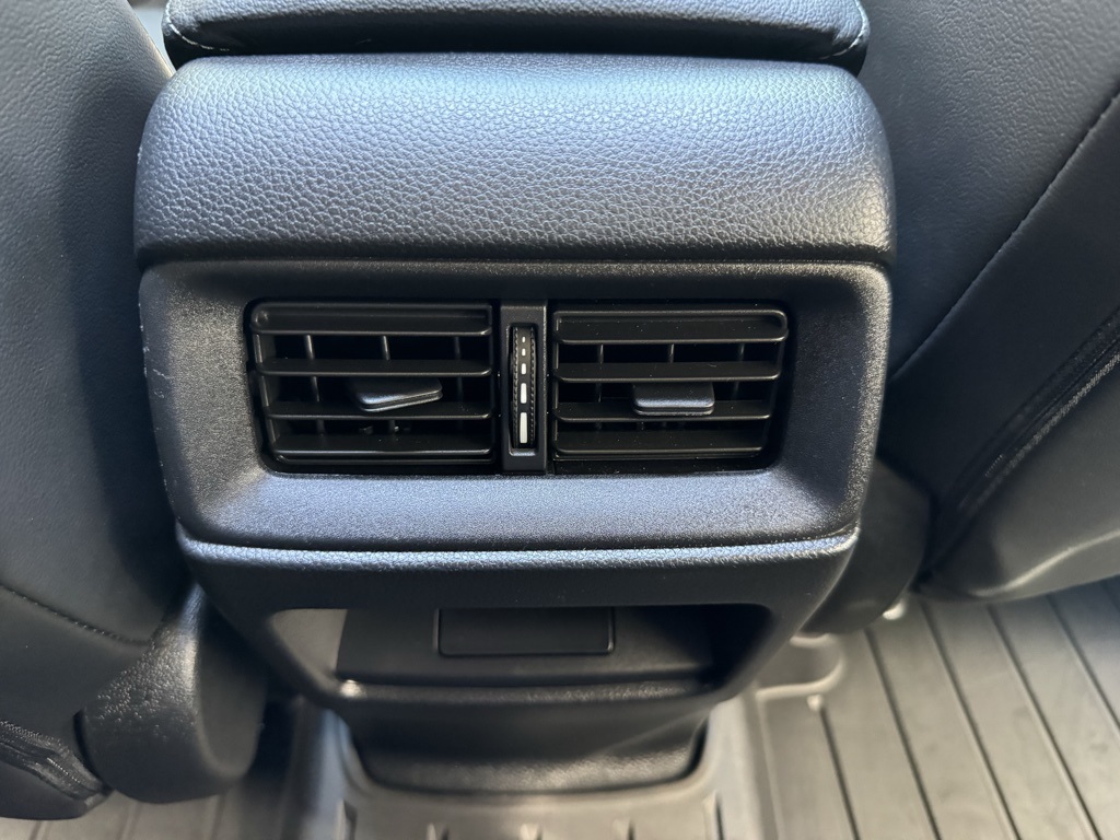 Vehicle image 36 of 52