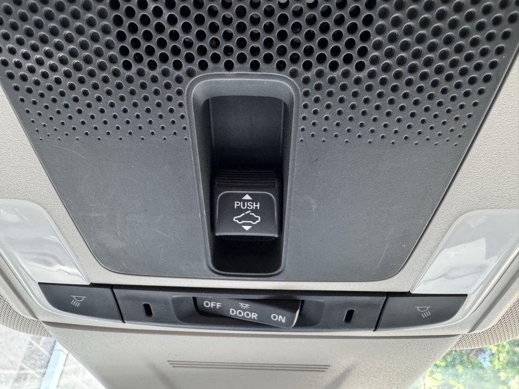Vehicle image 45 of 52
