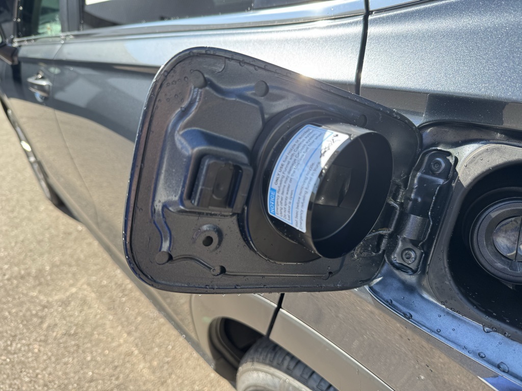 Vehicle image 35 of 52