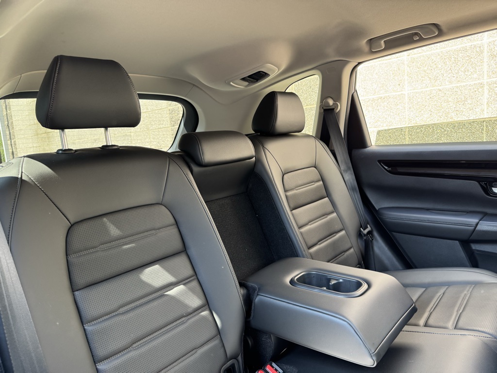 Vehicle image 18 of 52