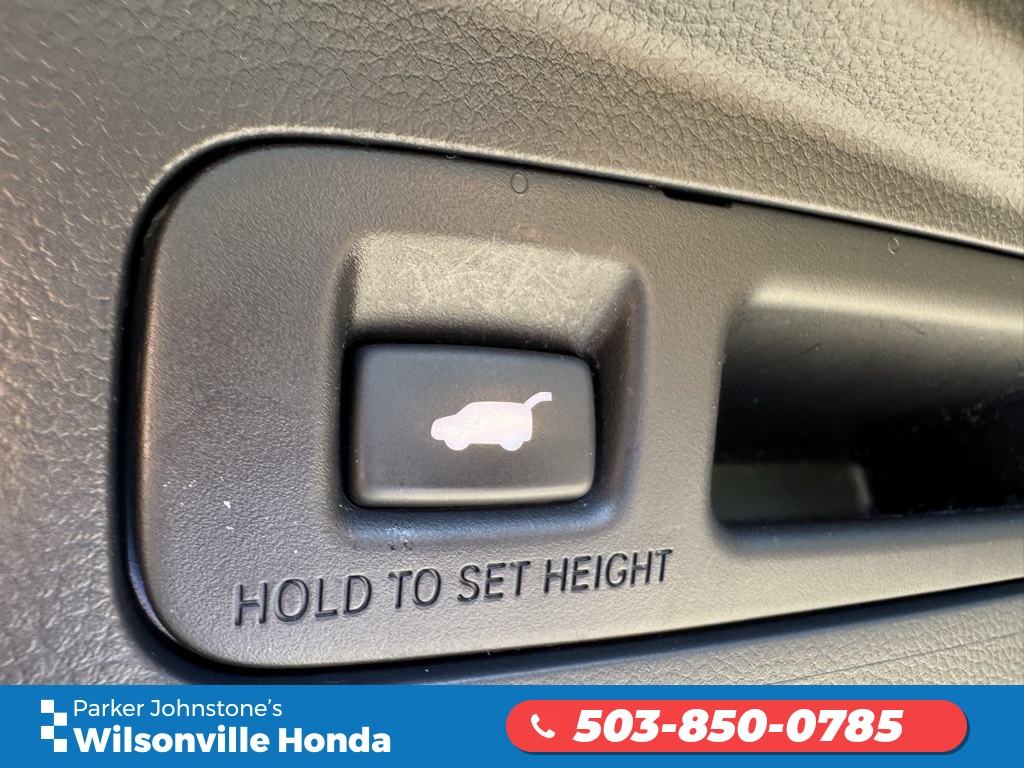 Vehicle image 34 of 52