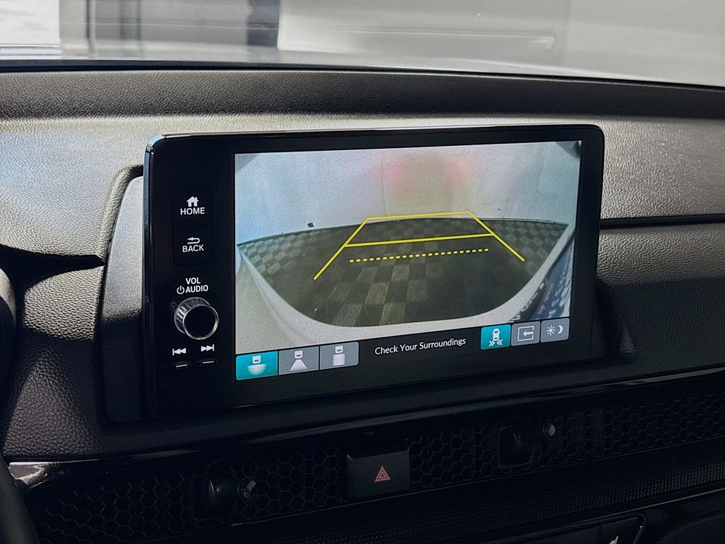 Vehicle image 18 of 26