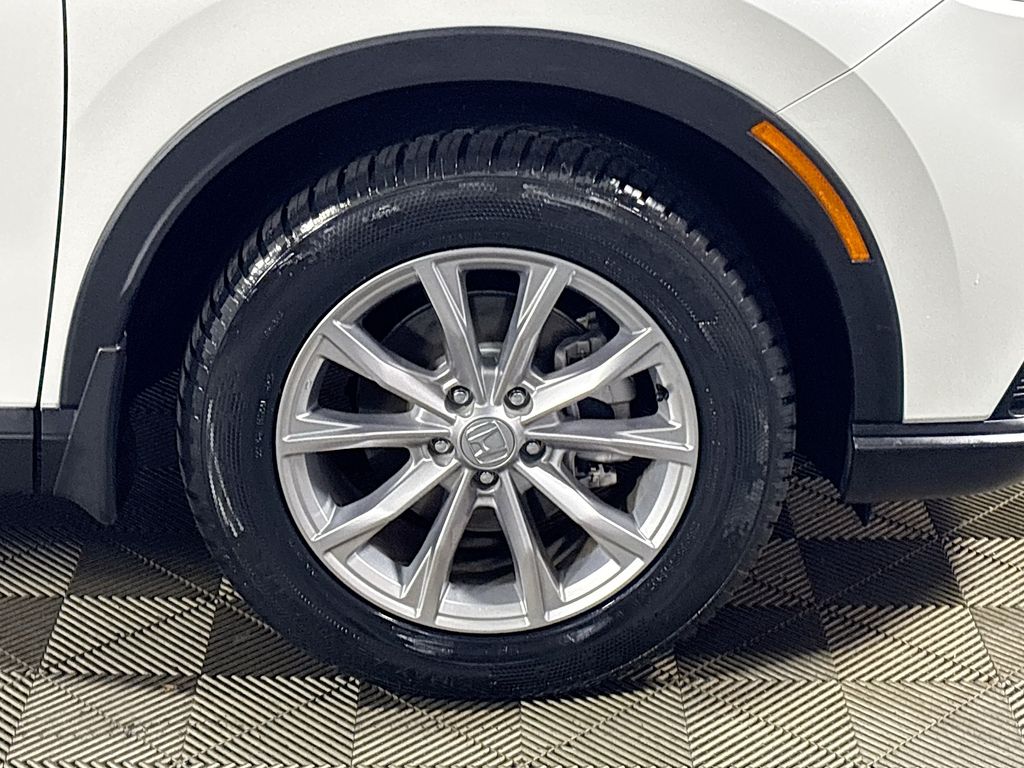 Vehicle image 24 of 26