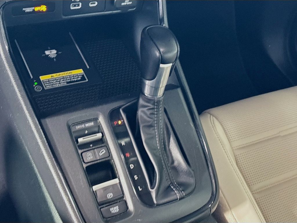 Vehicle image 19 of 26