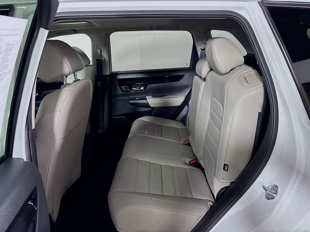 Vehicle image 22 of 26