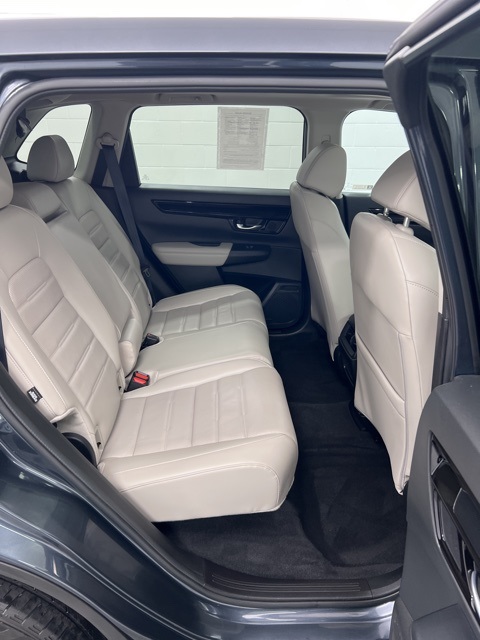 Vehicle image 16 of 18