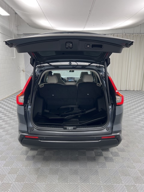 Vehicle image 14 of 18
