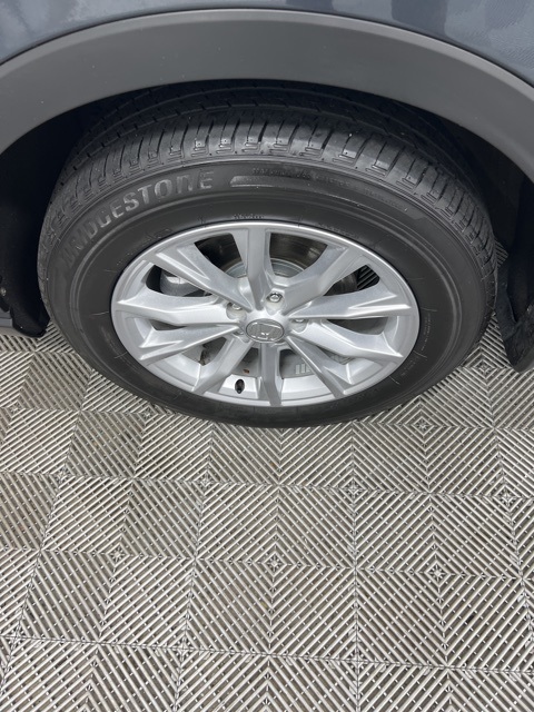 Vehicle image 8 of 18