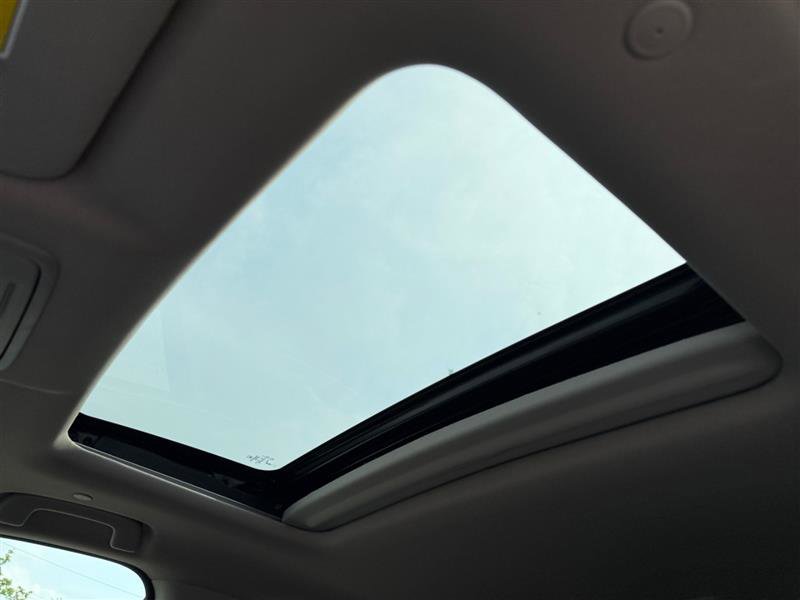Vehicle image 19 of 35