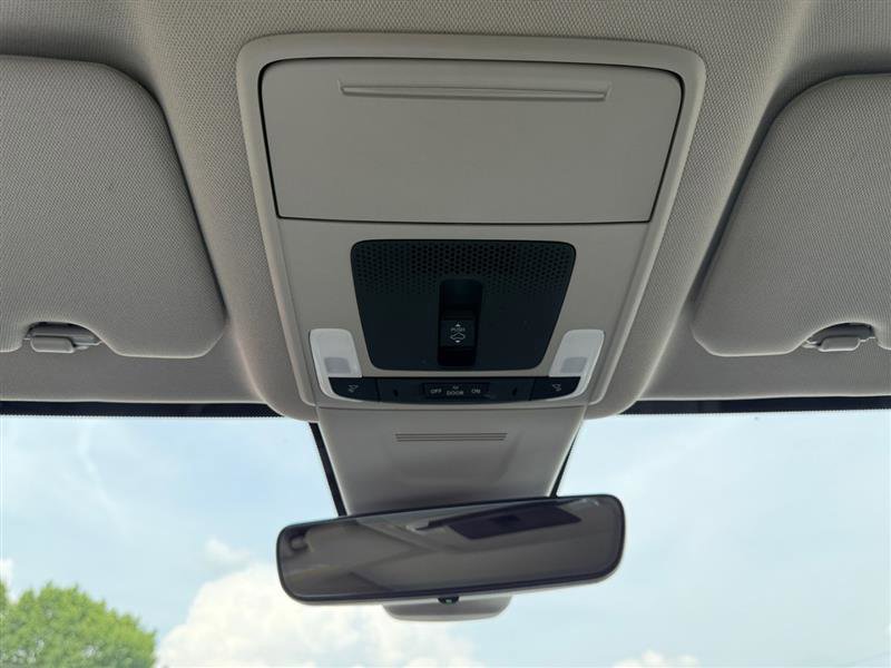 Vehicle image 26 of 35