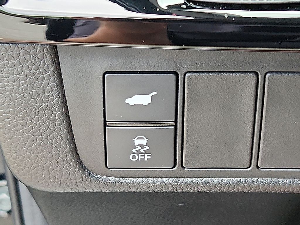 Vehicle image 25 of 30