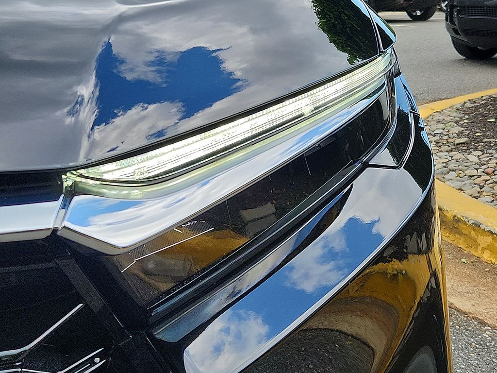 Vehicle image 9 of 30