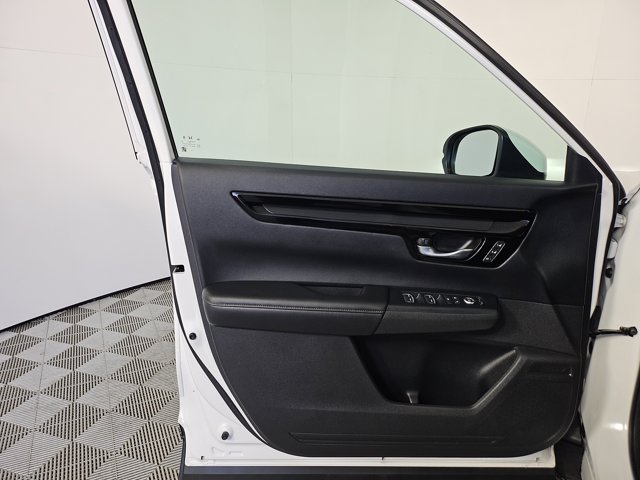 Vehicle image 25 of 30